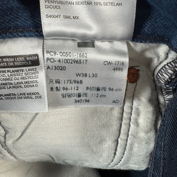 Levis Jeans Mens 38x30 Blue 501 Straight Leg Button Fly Mid Rise - Picture 3 of 12